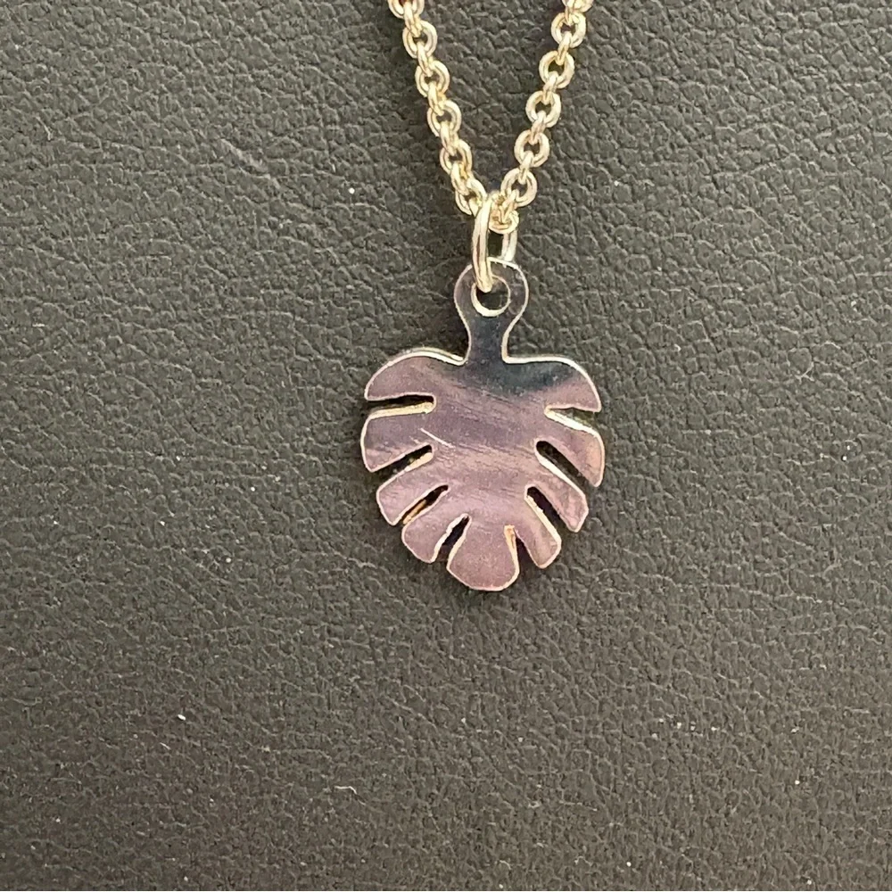 Misha Hawaii Silver Necklace with Leaf Pendant